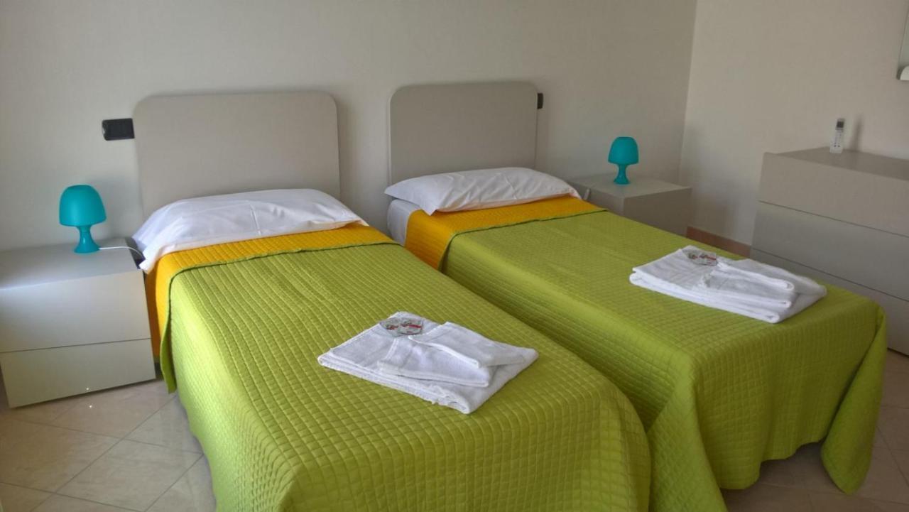 Casa Cuore - Love Pets - Fronte Ospedale Sacro Cuore Negrar Habitación foto